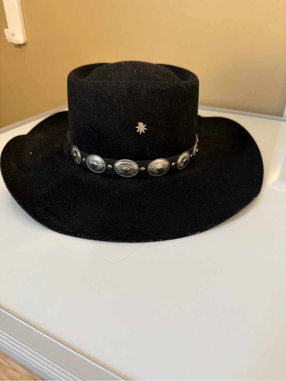 Renegade Headwear Black 100% Wool Western Cowboy Hat Size 7¼ USA Concho Band